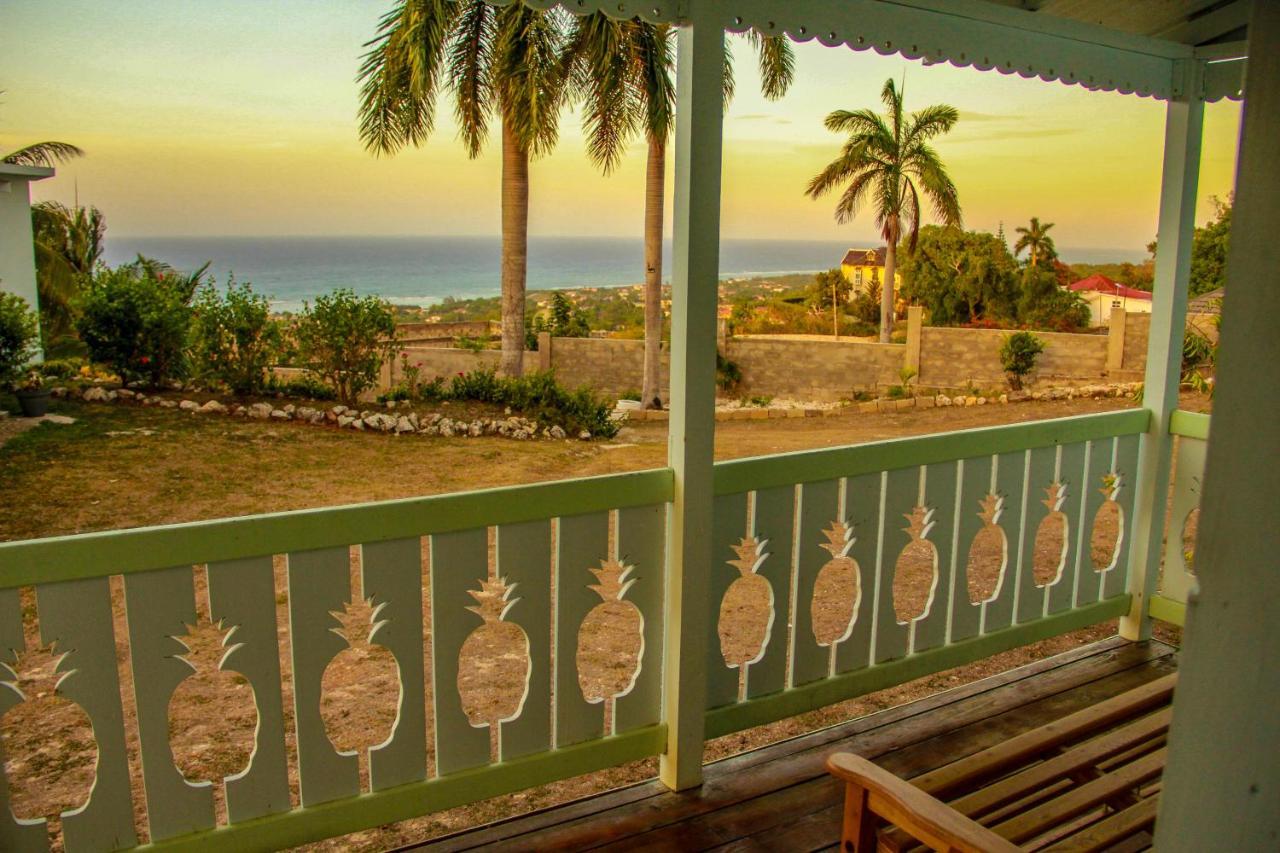Sunshine Lodge: Your Home Away From Home Montego Bay Exterior photo